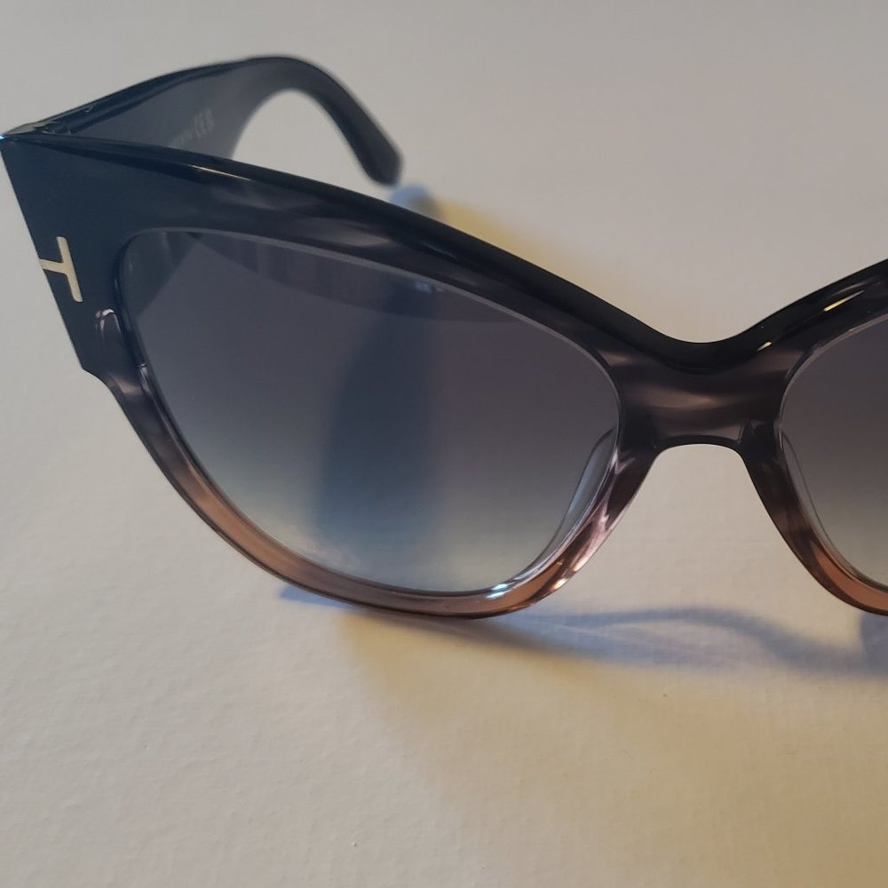 Tom Ford Anoushka TF371 AnoushkaSunglasses, Gray Frame/Gradient Smoke Lens, 57m